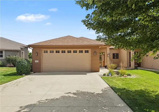 Townhouse for sale at 716 Coving Ct, Lawrence, KS 66049 | MLS# 2642797