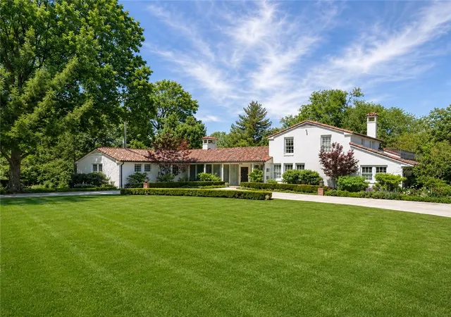 Photo 1 of Single family home for sale at 2700 W 63rd Street, Mission Hills, KS 66208 | MLS# 2642798 | Listing updated on 2026-10-15