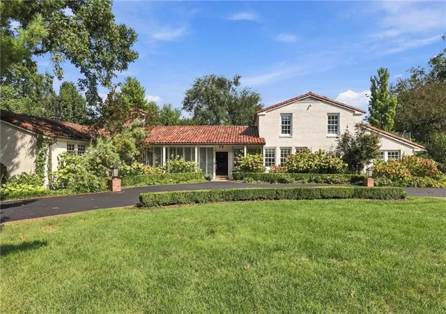 Photo 3 of Single family home for sale at 2700 W 63rd Street, Mission Hills, KS 66208 | MLS# 2642798 | Listing updated on 2026-10-15