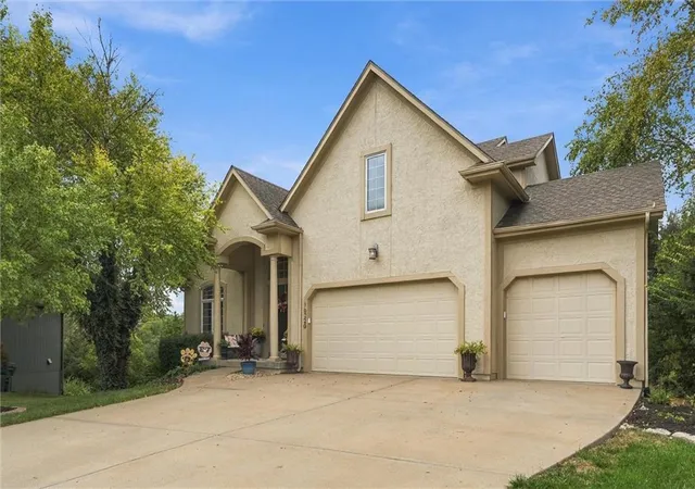Photo 3 of Single family home for sale at 16220 Birch St, Stilwell, KS 66085 | MLS# 2642799 | Listing updated on 2026-10-01
