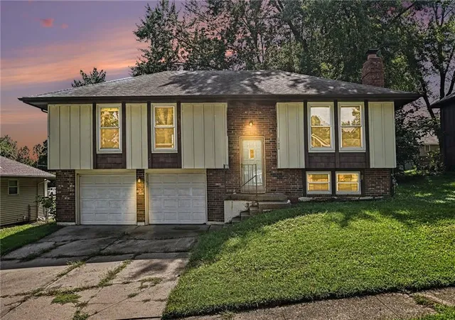 Photo 1 of Single family home for sale at 17009 E 3rd Terrace S, Independence, MO 64056 | MLS# 2642809 | Listing updated on 2026-10-05