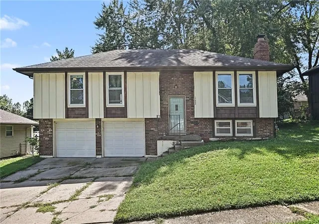 Photo 2 of Single family home for sale at 17009 E 3rd Terrace S, Independence, MO 64056 | MLS# 2642809 | Listing updated on 2026-10-05