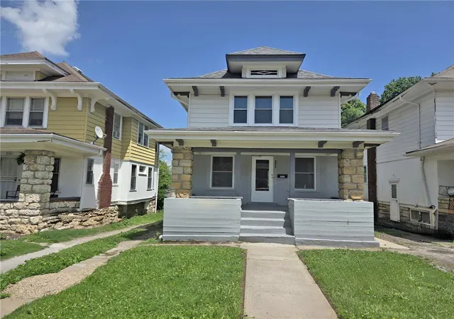 Single family home for sale at 3923 College Ave, Kansas City, MO 64130 | MLS# 2642810