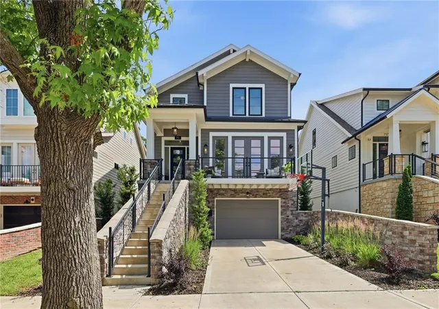 Photo 2 of Single family home for sale at 711 Corbin Ter, Kansas City, MO 64111 | MLS# 2642816 | Listing updated on 2026-09-18