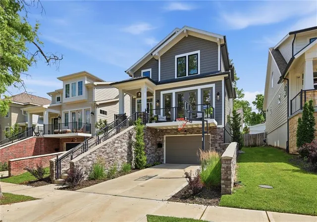 Photo 3 of Single family home for sale at 711 Corbin Ter, Kansas City, MO 64111 | MLS# 2642816 | Listing updated on 2026-09-18