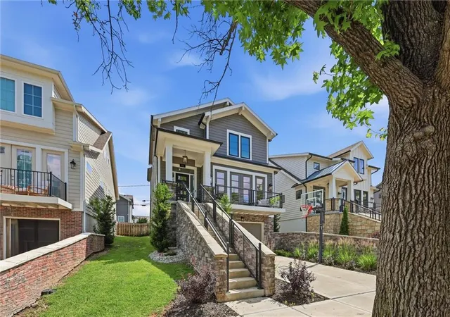 Photo 3 of Single family home for sale at 711 Corbin Ter, Kansas City, MO 64111 | MLS# 2642816 | Listing updated on 2026-09-30