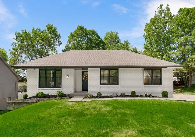 Photo 1 of Single family home for sale at 5908 Nw Harris Dr, Kansas City, MO 64152 | MLS# 2642818 | Listing updated on 2026-10-04