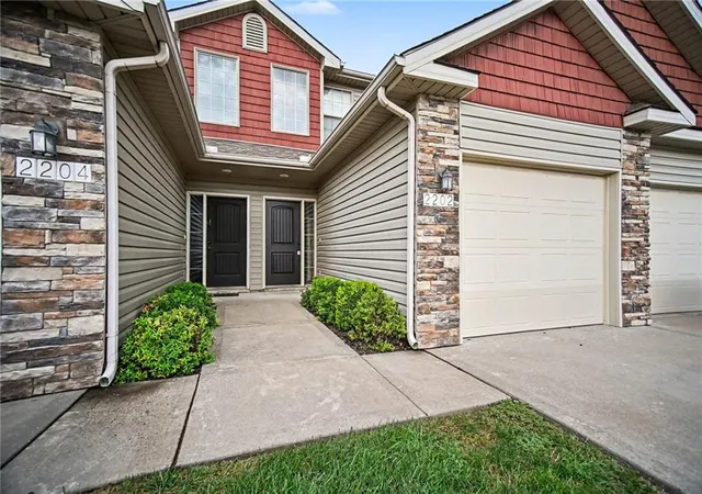 Photo 3 of Multi family home for sale at 2200 2206 Suncatcher Rd, Lee's Summit, MO 64082 | MLS# 2642820 | Listing updated on 2026-09-19