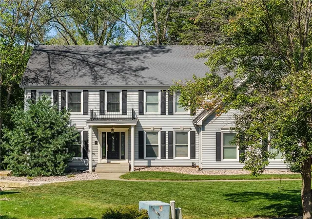 Photo 2 of Single family home for sale at 504 Nw 47th Street, Kansas City, MO 64116 | MLS# 2642822 | Listing updated on 2026-09-20