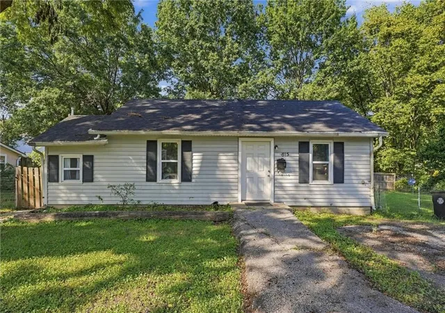 Photo 1 of Single family home for sale at 815 Pine St, Pleasant Hill, MO 64080 | MLS# 2642823 | Listing updated on 2026-09-27