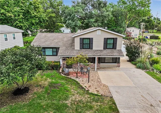 Photo 2 of Single family home for sale at 9029 Grandview Dr, Overland Park, KS 66212 | MLS# 2642824 | Listing updated on 2026-09-26