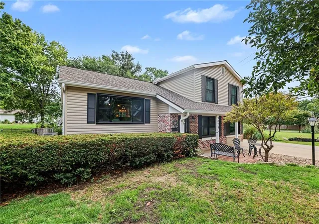 Photo 3 of Single family home for sale at 9029 Grandview Dr, Overland Park, KS 66212 | MLS# 2642824 | Listing updated on 2026-09-26