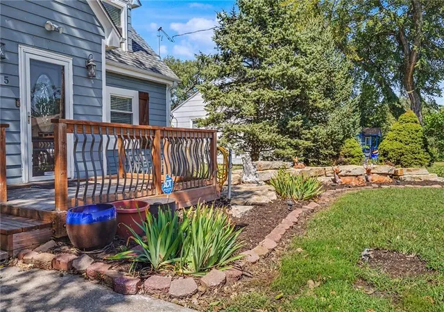 Photo 4 of Single family home for sale at 725 N Willie St, Olathe, KS 66061 | MLS# 2642826 | Listing updated on 2026-10-01