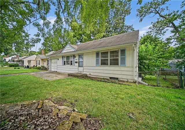 Photo 3 of Single family home for sale at 5733 Dearborn St, Mission, KS 66202 | MLS# 2642827 | Listing updated on 2026-09-22