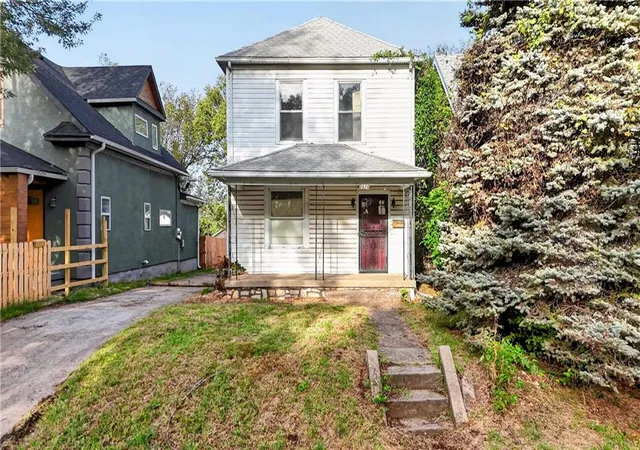 Single family home for sale at 2520 N 8th Street, Kansas City, KS 66101 | MLS# 2642837