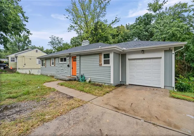 Single family home for sale at 4715 Cleveland Ave, Kansas City, KS 66104 | MLS# 2642850