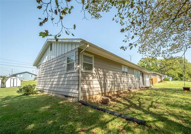 Photo 3 of Single family home for sale at 602 Warren St, Oskaloosa, KS 66066 | MLS# 2642851 | Listing updated on 2026-09-23