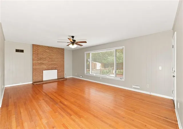 Photo 2 of Single family home for sale at 1405 N Mccoy St, Independence, MO 64050 | MLS# 2642852 | Listing updated on 2026-09-18