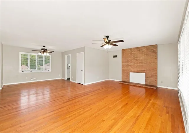 Photo 3 of Single family home for sale at 1405 N Mccoy St, Independence, MO 64050 | MLS# 2642852 | Listing updated on 2026-09-18