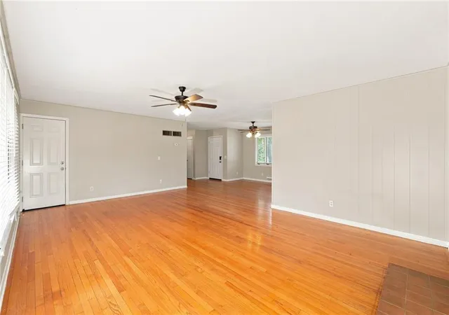 Photo 3 of Single family home for sale at 1405 N Mccoy St, Independence, MO 64050 | MLS# 2642852 | Listing updated on 2026-09-18