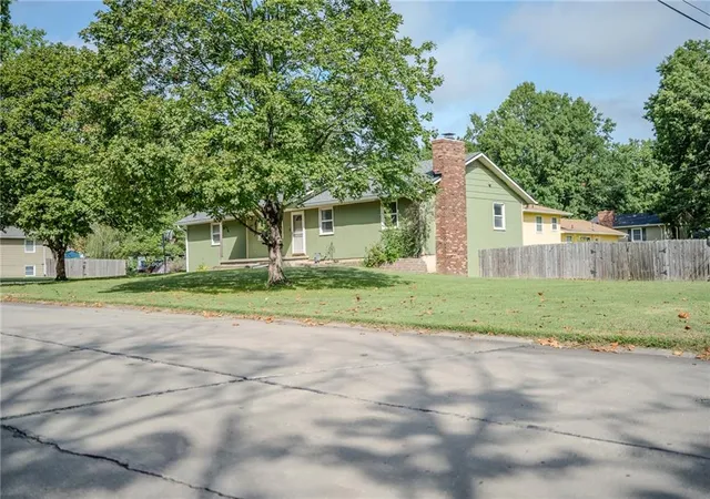 Photo 3 of Single family home for sale at 417 11th Street, Ottawa, KS 66067 | MLS# 2642859 | Listing updated on 2026-09-22