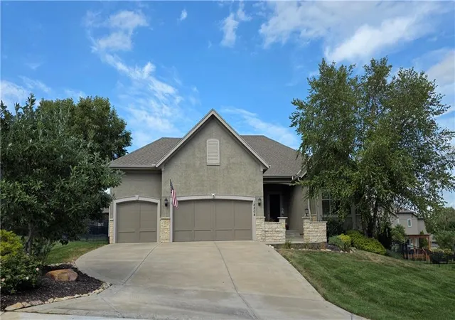 Photo 2 of Sale Pending at 18804 99th Street, Lenexa, KS 66220 | MLS# 2642864 | Listing updated on 2026-09-25