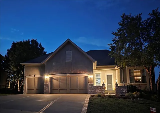 Photo 1 of Sale Pending at 18804 99th Street, Lenexa, KS 66220 | MLS# 2642864 | Listing updated on 2026-09-25