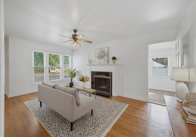 Photo 3 of Single family home for sale at 27 E 85th Street, Kansas City, MO 64114 | MLS# 2642865 | Listing updated on 2026-09-19