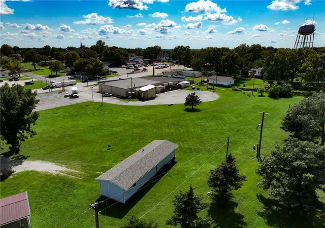 Photo 3 of Single family home for sale at 322 E 15th Street, Horton, KS 66439 | MLS# 2642867 | Listing updated on 2026-09-24