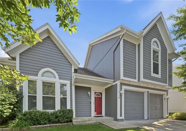 Photo 3 of Sale Pending at 15639 Conser St, Overland Park, KS 66223 | MLS# 2642868 | Listing updated on 2026-09-27