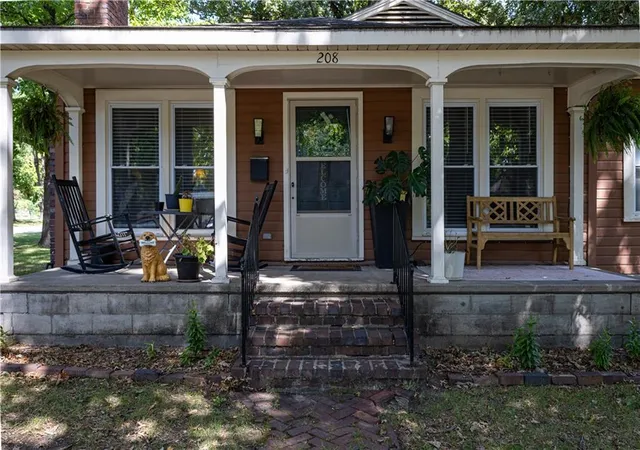 Photo 3 of Single family home for sale at 208 W Euclid St, Pittsburg, KS 66762 | MLS# 2642869 | Listing updated on 2026-09-26