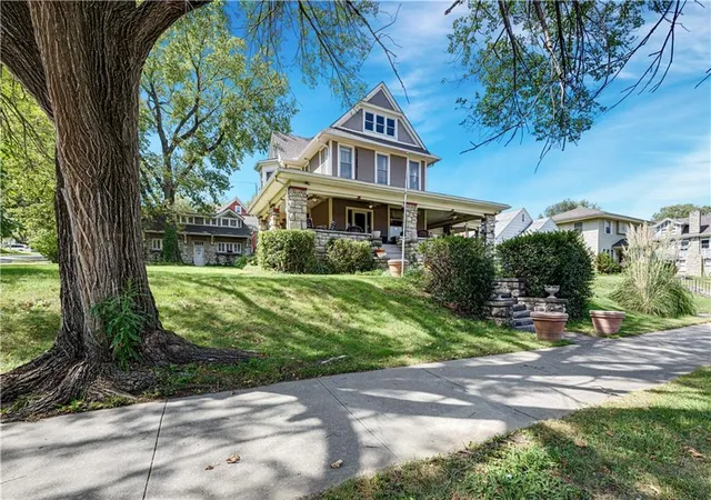 Photo 1 of Single family home for sale at 140 Van Brunt Blvd, Kansas City, MO 64123 | MLS# 2642873 | Listing updated on 2026-10-13