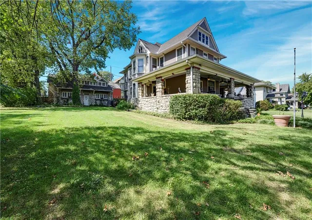 Photo 3 of Single family home for sale at 140 Van Brunt Blvd, Kansas City, MO 64123 | MLS# 2642873 | Listing updated on 2026-10-13