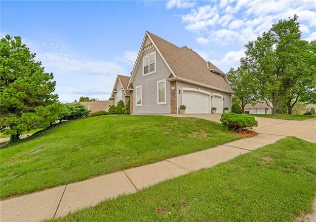 Photo 3 of Single family home for sale at 9110 Nw 86th Terrace, Kansas City, MO 64153 | MLS# 2642875 | Listing updated on 2026-10-07