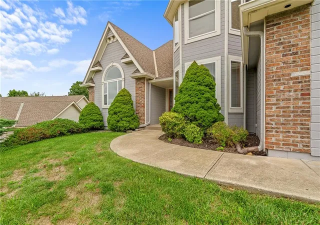Photo 3 of Single family home for sale at 9110 NW 86th Terrace, Kansas City, MO 64153 | MLS# 2642875 | Listing updated on 2026-10-07