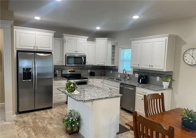 Photo 4 of Single family home for sale at 5205 University Ave, Saint Joseph, MO 64503 | MLS# 2642878 | Listing updated on 2026-09-19