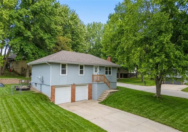 Photo 2 of Single family home for sale at 2909 S 1st Street, Blue Springs, MO 64014 | MLS# 2642892 | Listing updated on 2026-10-03