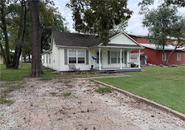 Photo 3 of Single family home for sale at 224 E 3rd Street, Adrian, MO 64720 | MLS# 2642893 | Listing updated on 2026-10-02