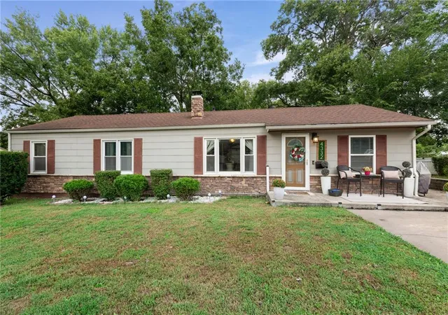 Single family home for sale at 4332 Oakland Ave, Kansas City, KS 66102 | MLS# 2642894