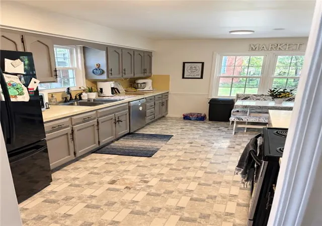 Photo 2 of Single family home for sale at 300 Hawthorne Ct, Belton, MO 64012 | MLS# 2642904 | Listing updated on 2026-09-19
