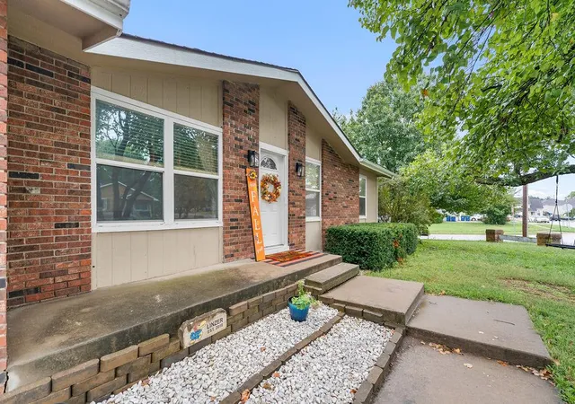 Photo 3 of Single family home for sale at 1336 Tall Grass Dr, Eudora, KS 66025 | MLS# 2642910 | Listing updated on 2026-10-08