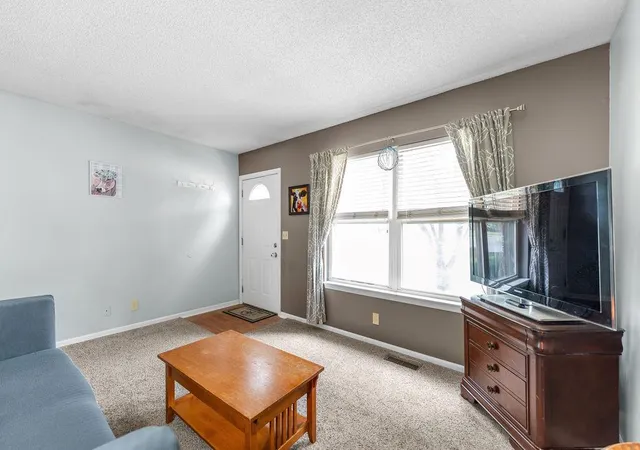 Photo 4 of Single family home for sale at 1336 Tall Grass Dr, Eudora, KS 66025 | MLS# 2642910 | Listing updated on 2026-10-08