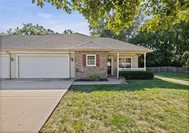 Photo 1 of Single family home for sale at 2124 N 114th Terrace, Kansas City, KS 66109 | MLS# 2642911 | Listing updated on 2026-10-01