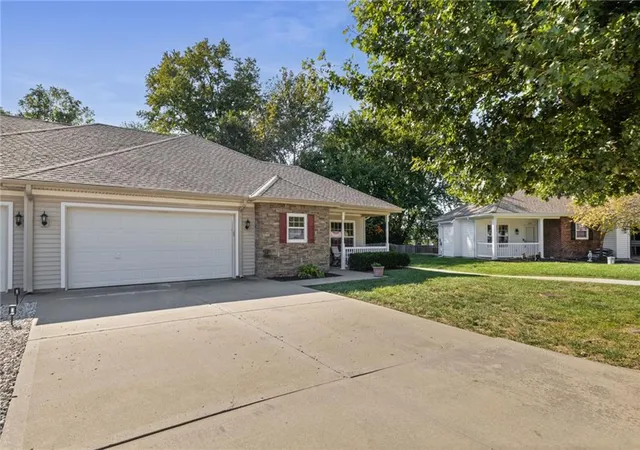 Photo 2 of Single family home for sale at 2124 N 114th Terrace, Kansas City, KS 66109 | MLS# 2642911 | Listing updated on 2026-10-01