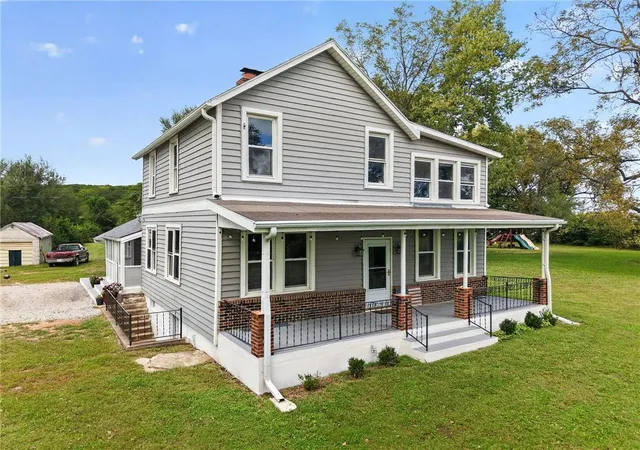 Photo 3 of Single family home for sale at 16526 New Lawrence Rd, Leavenworth, KS 66048 | MLS# 2642914 | Listing updated on 2026-10-01