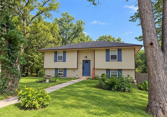 Photo 1 of Sale Pending at 619 Maple St, Lathrop, MO 64465 | MLS# 2642917 | Listing updated on 2026-10-05