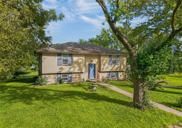 Photo 4 of Sale Pending at 619 Maple St, Lathrop, MO 64465 | MLS# 2642917 | Listing updated on 2026-10-05