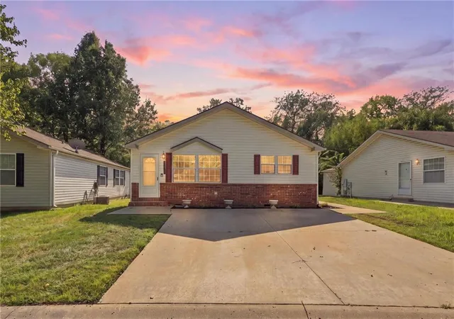 Photo 1 of Single family home for sale at 7905 Nw 122nd Court, Kansas City, MO 64163 | MLS# 2642922 | Listing updated on 2026-10-07