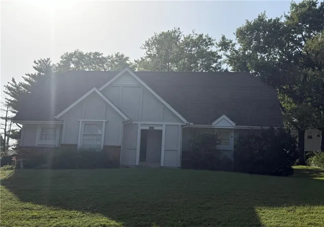 Photo 3 of Sale Pending at 7020 Widmer Rd, Shawnee, KS 66216 | MLS# 2642924 | Listing updated on 2026-10-04