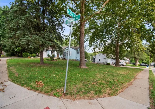 Photo 3 of Single family home for sale at 3901 N Delaware St, Independence, MO 64050 | MLS# 2642935 | Listing updated on 2026-09-25
